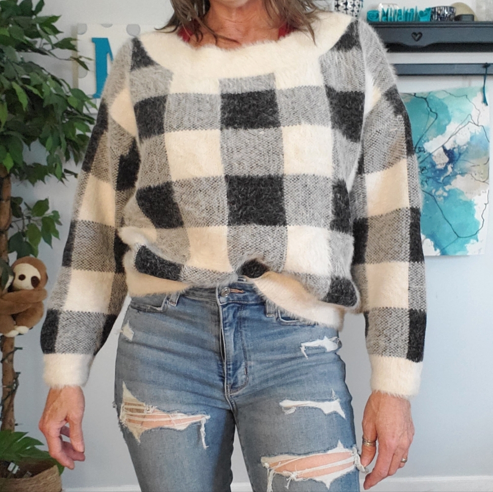 EXPRESS Furry Buffalo Check Cozy Soft Cabincore Sweater L - Picture 1 of 10